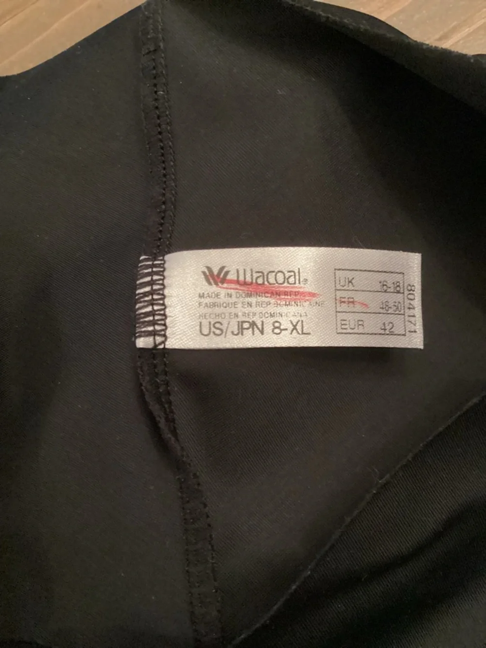 WACOAL SIZE  8 XL BLACK CAPRI SHAPEWEAR LEGGINGS PANTS